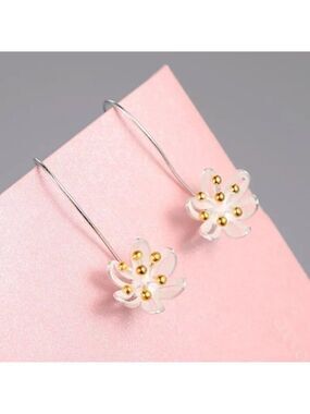 925 Sterling Silver Flower Earrings, Flower Earrings,  Lily Earrings